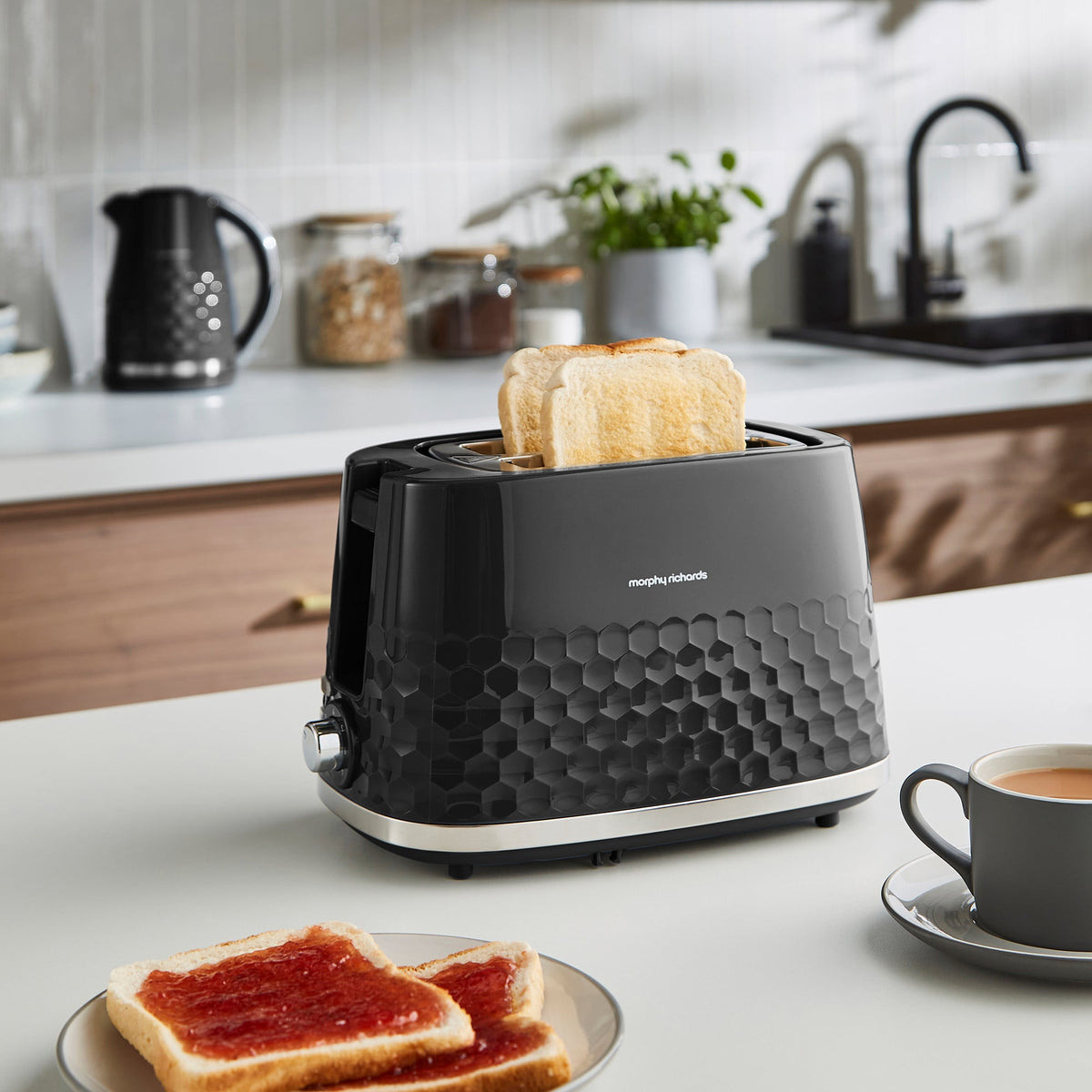 Morphy Richards Hive 2-Slice Toaster Black | 220031 view 2