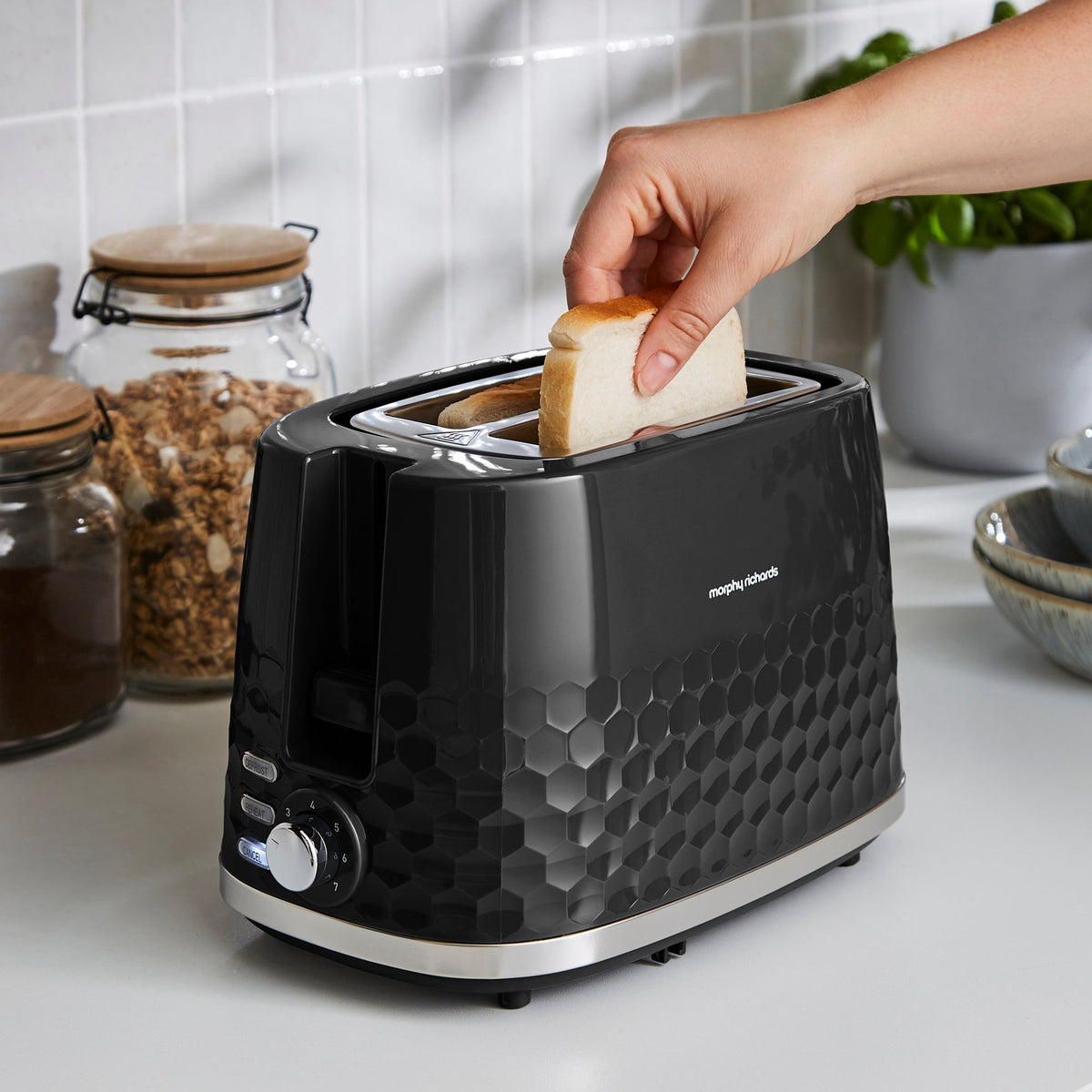 Morphy Richards Hive 2-Slice Toaster Black | 220031 view 6