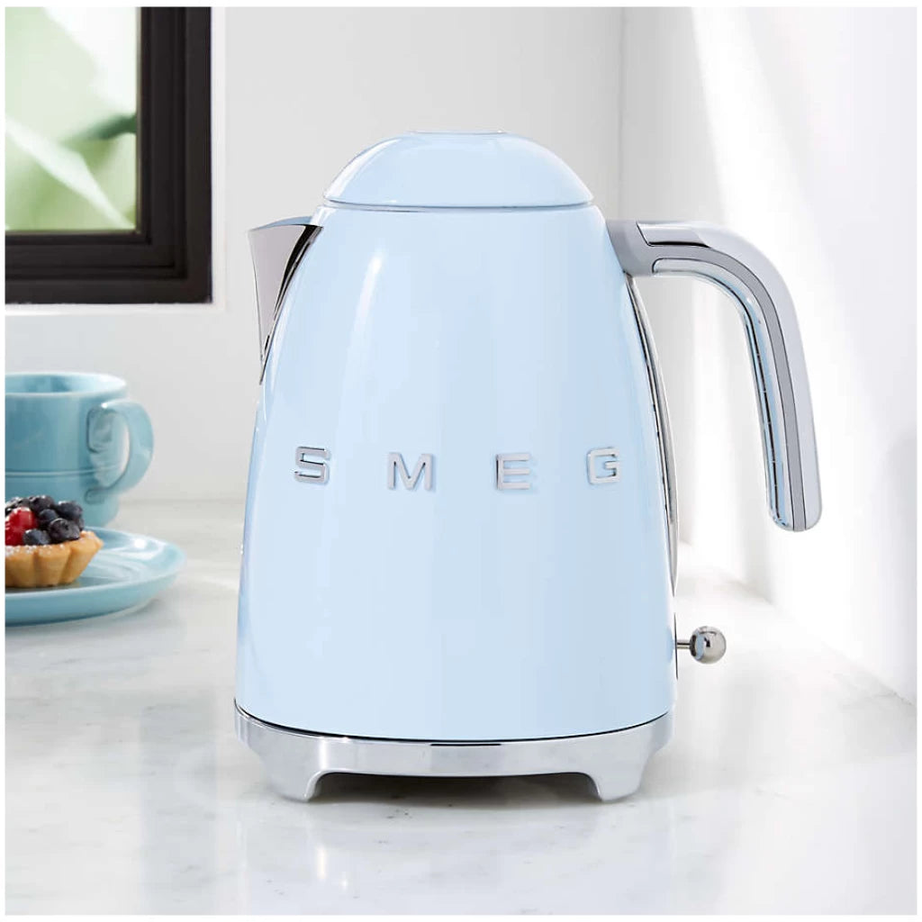 Smeg Retro 50's Style 1.7 Litre Kettle | Pastel Blue